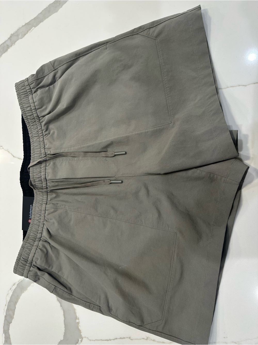 Lululemon Bowline shorts 5” size XL